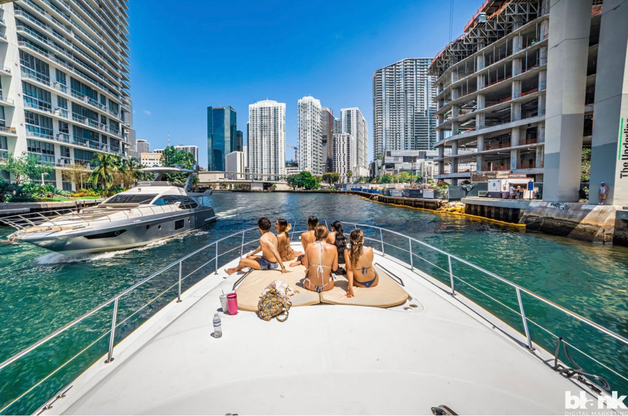 60ft Sea Ray HK