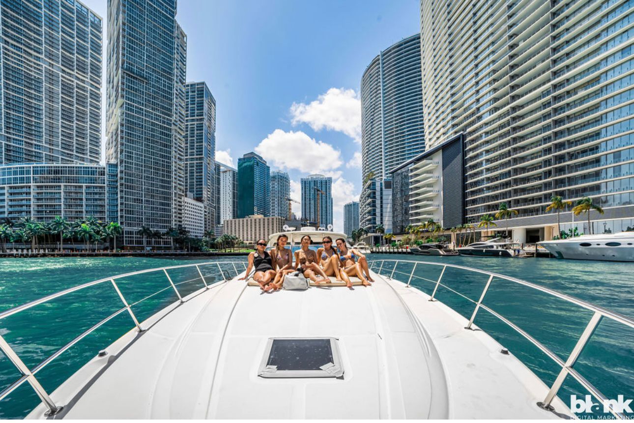 60ft Sea Ray HK