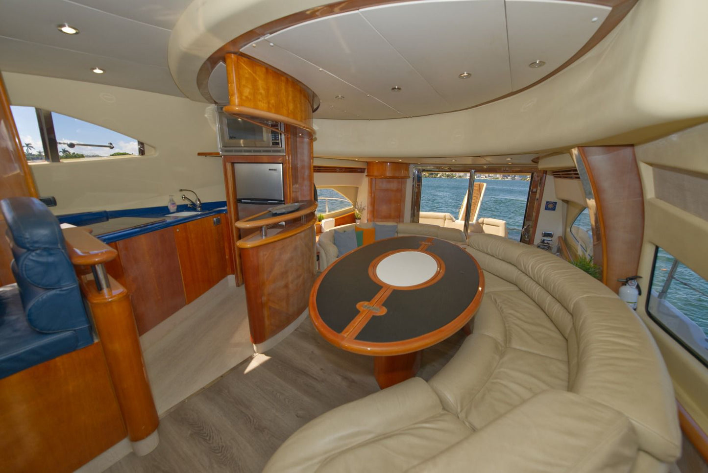 65ft Aicon