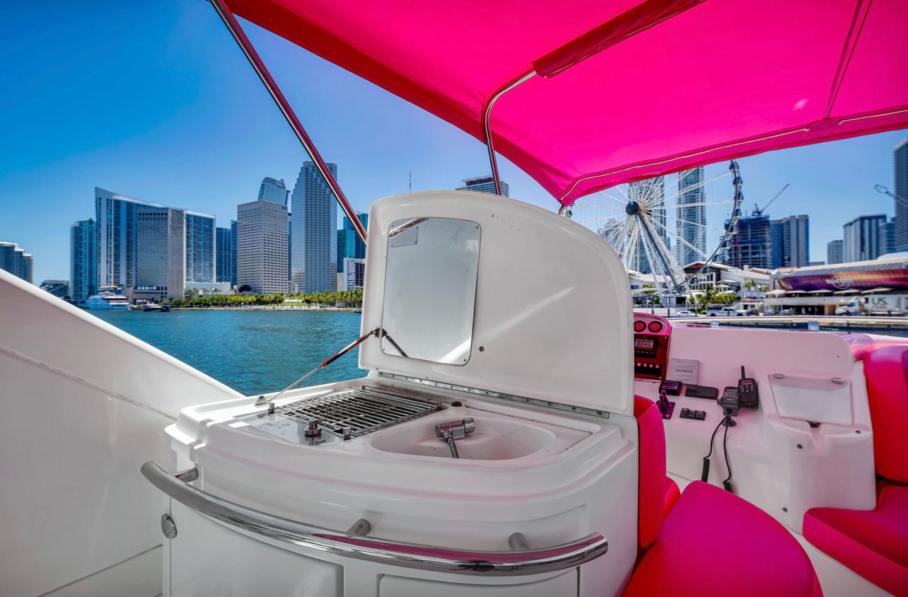60ft Azimut Pink