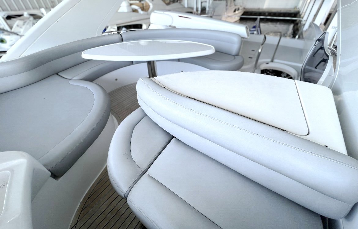 65ft Azimut DV