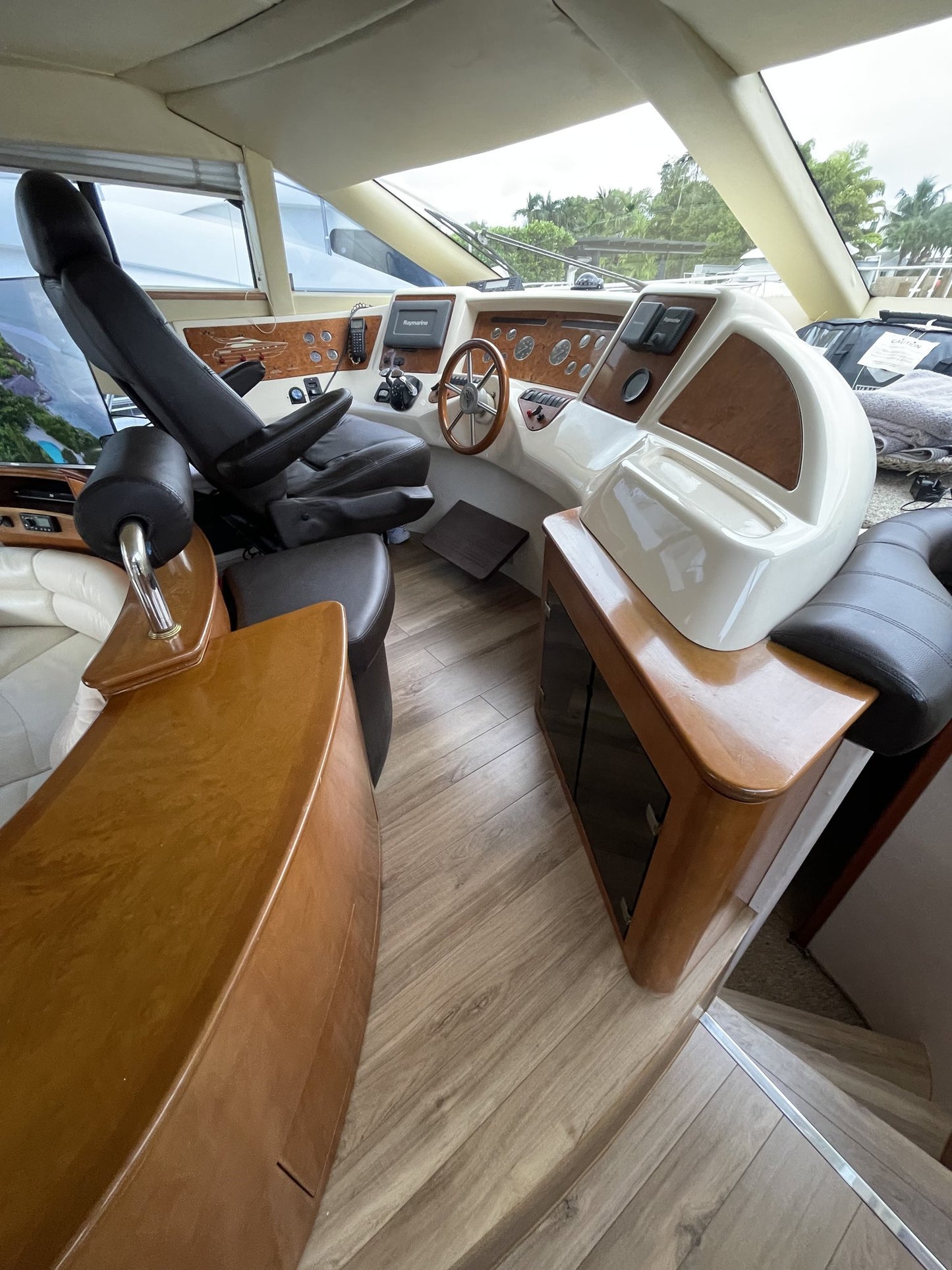 65ft Azimut R