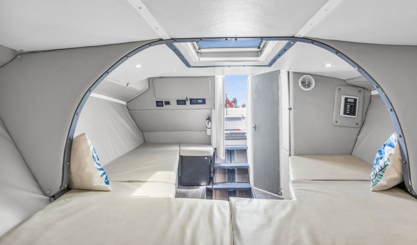 42ft Sirena (NYE Fireworks Show)