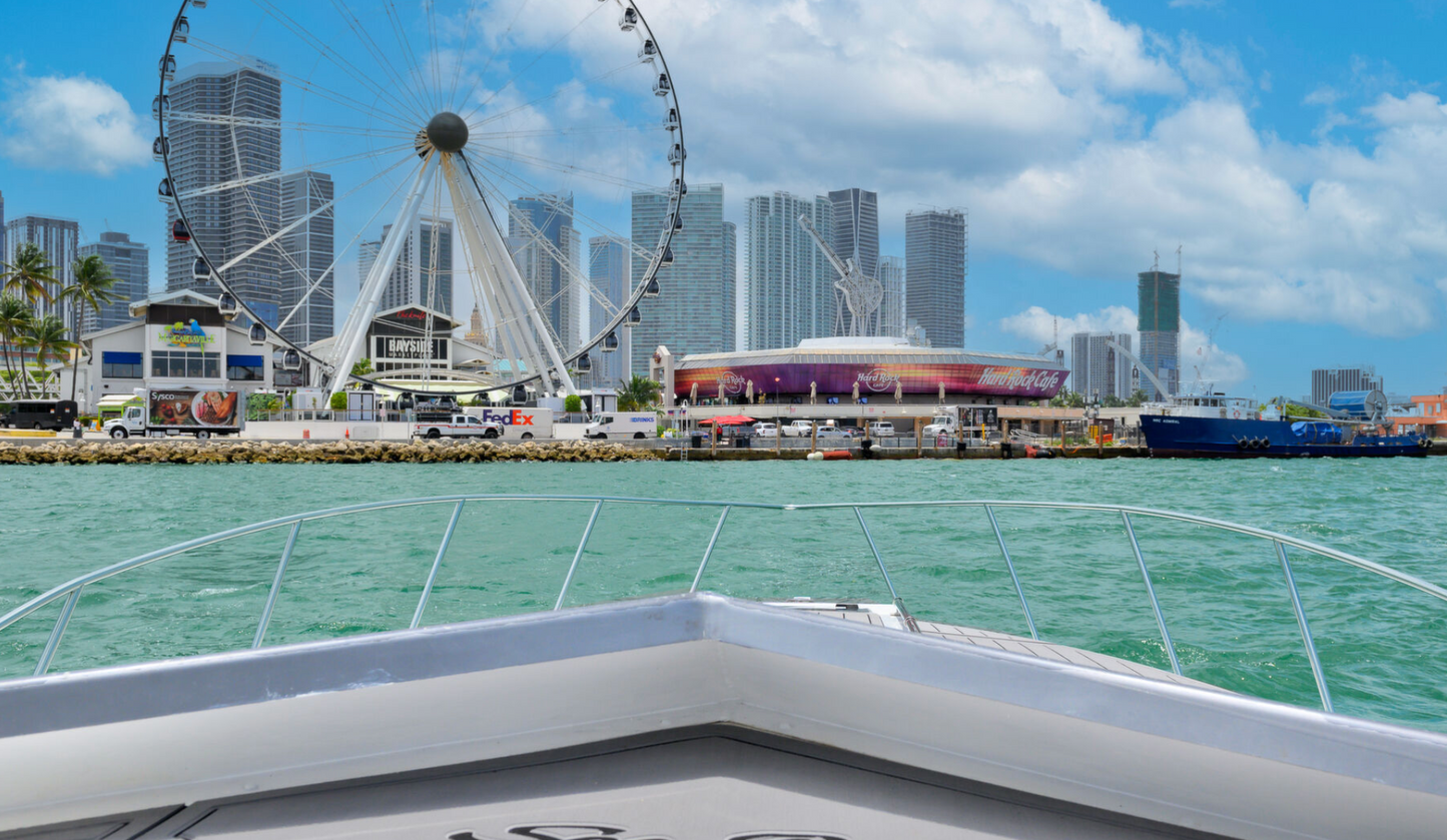 42ft Sirena (NYE Fireworks Show)