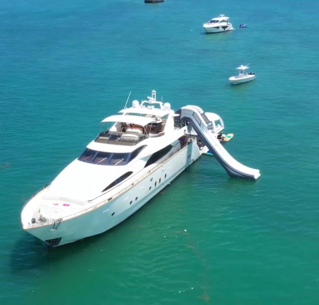 105ft Azimut Jumbo