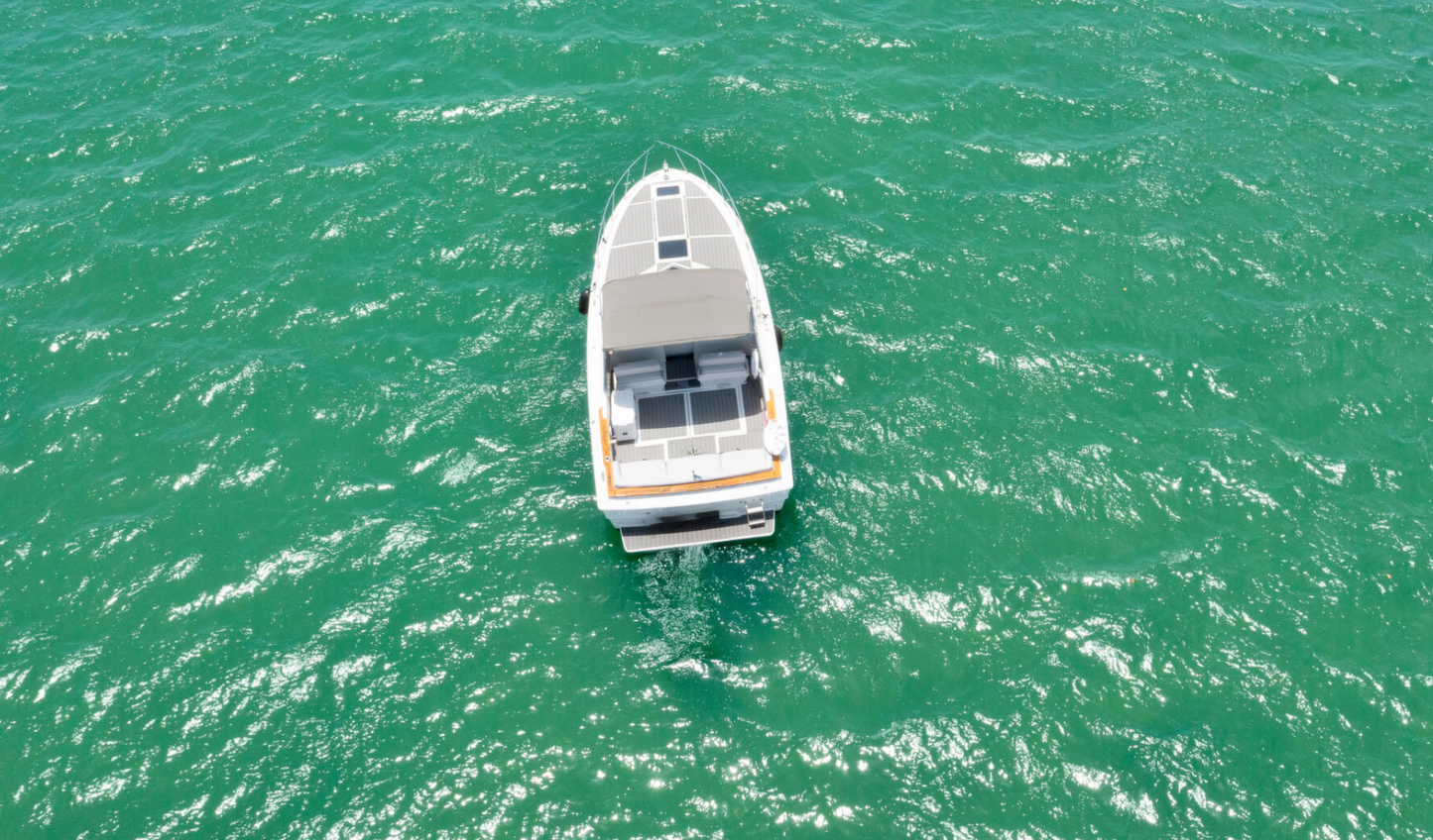 42ft Sirena (NYE Fireworks Show)