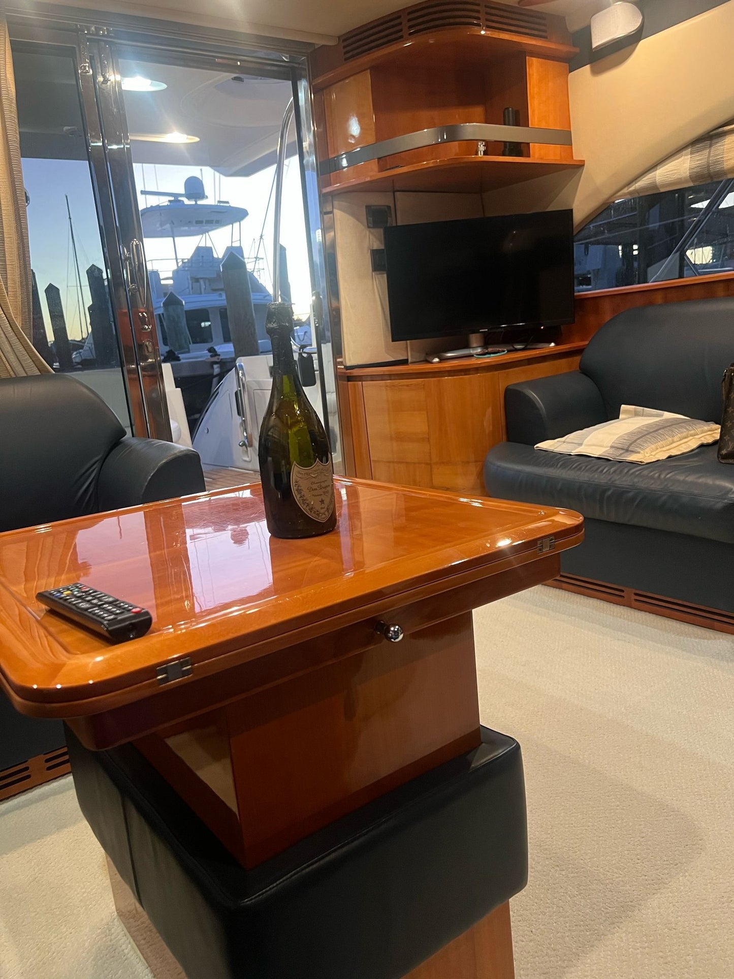 60ft Azimut White