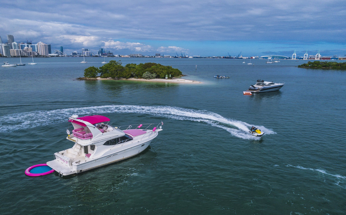50ft Lady Pink