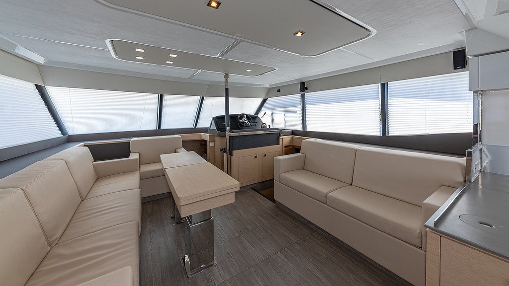 50ft Fountaine Pajot