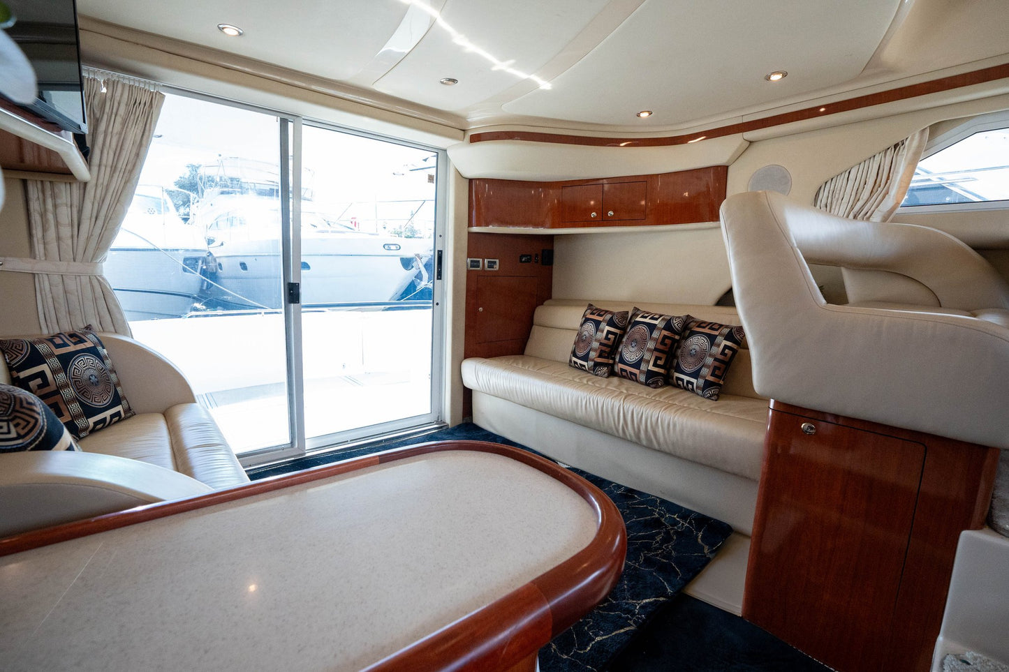 50ft Sea Ray Liv