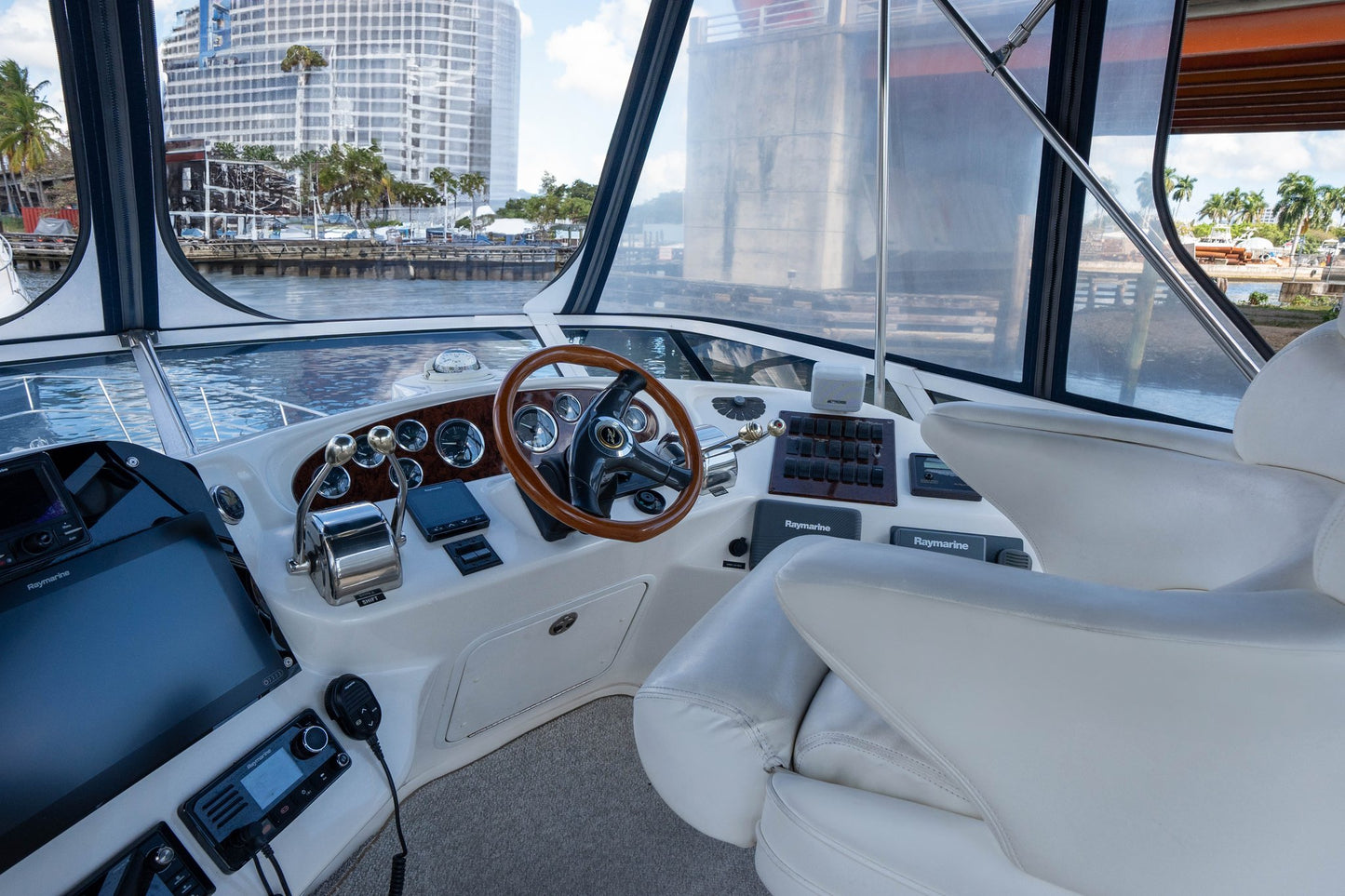 50ft Sea Ray Liv