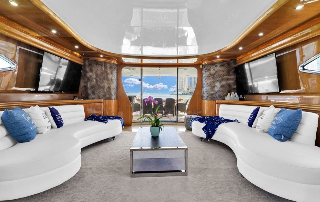 110ft Maiora (NYE Fireworks Show)