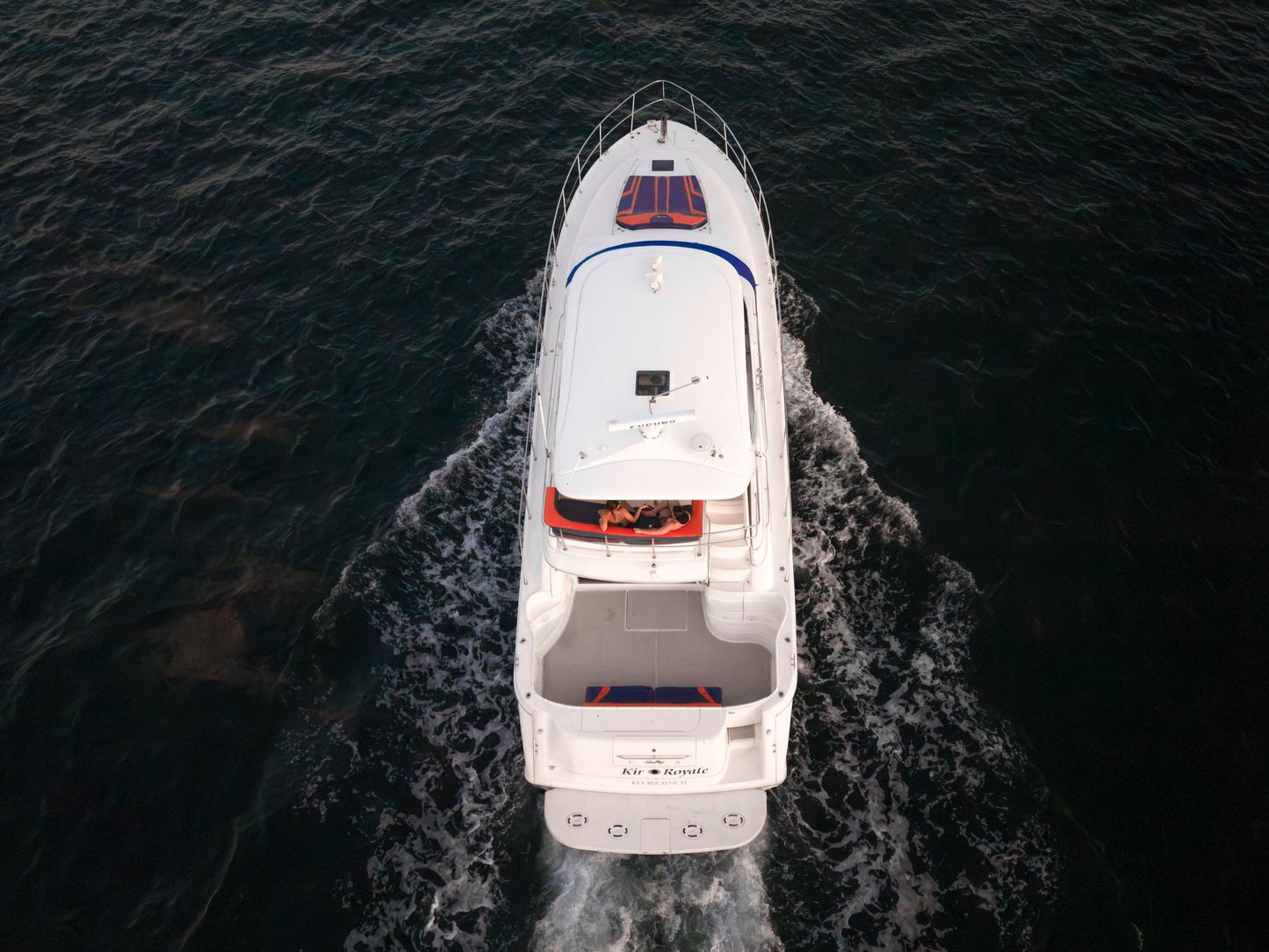 65ft Sea Ray Liv