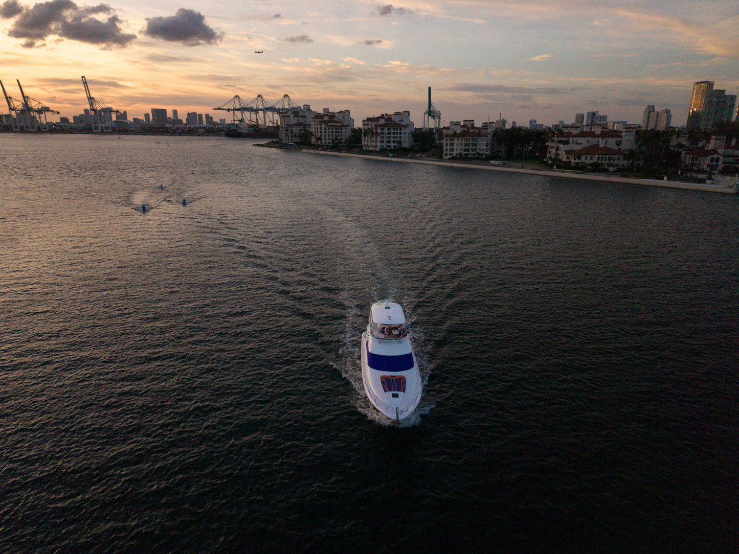 65ft Sea Ray Liv