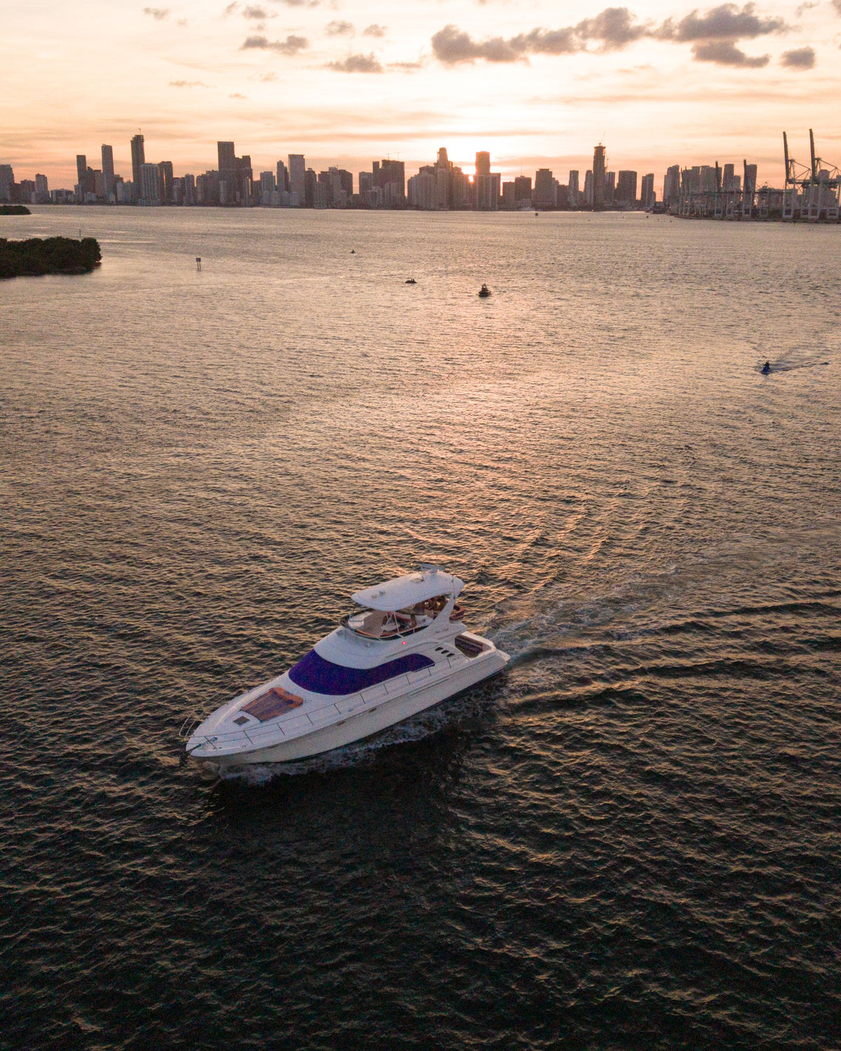 65ft Sea Ray Liv