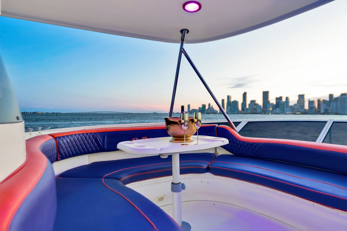 65ft Sea Ray Liv