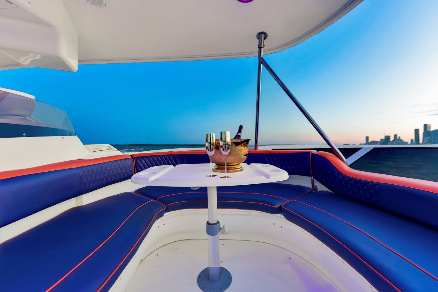 65ft Sea Ray Liv