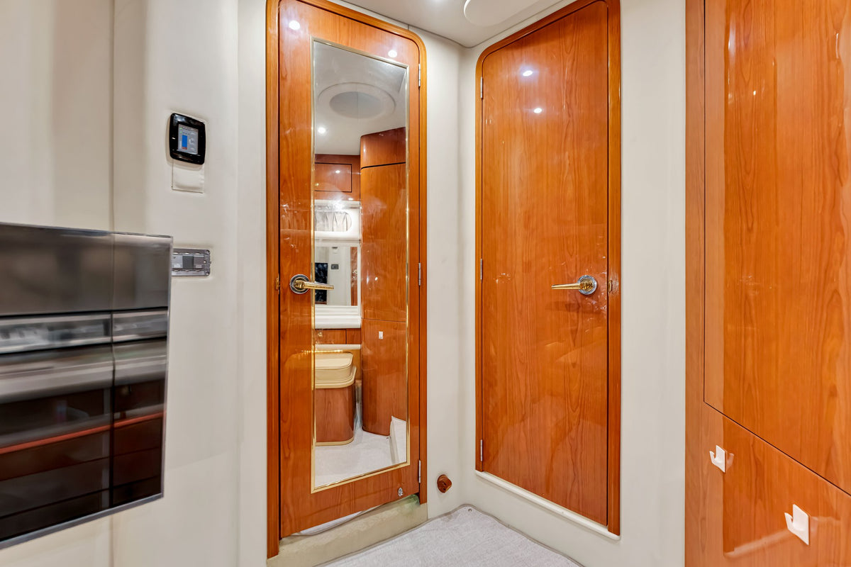 65ft Sea Ray Liv