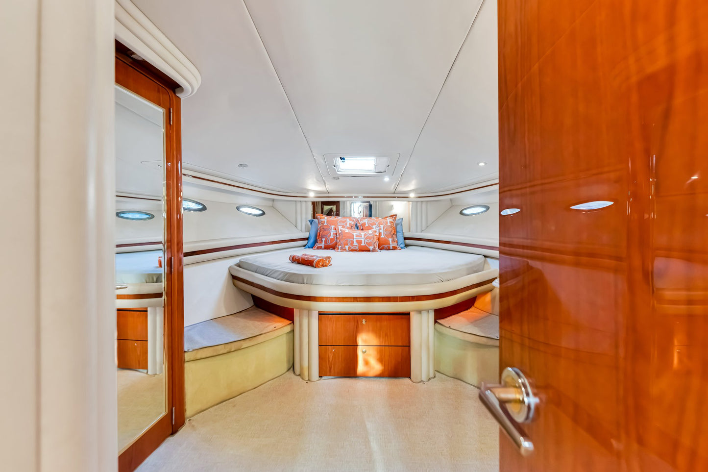 65ft Sea Ray Liv