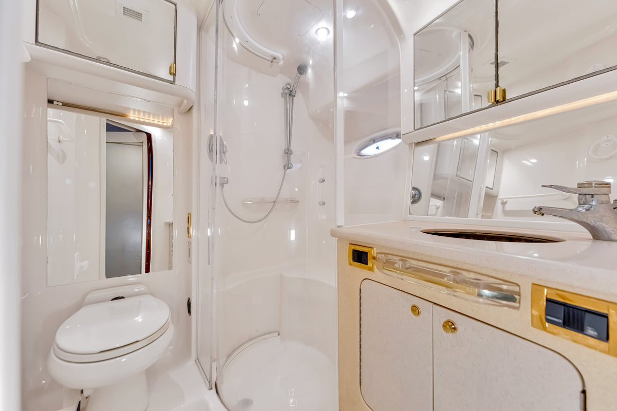 65ft Sea Ray Liv