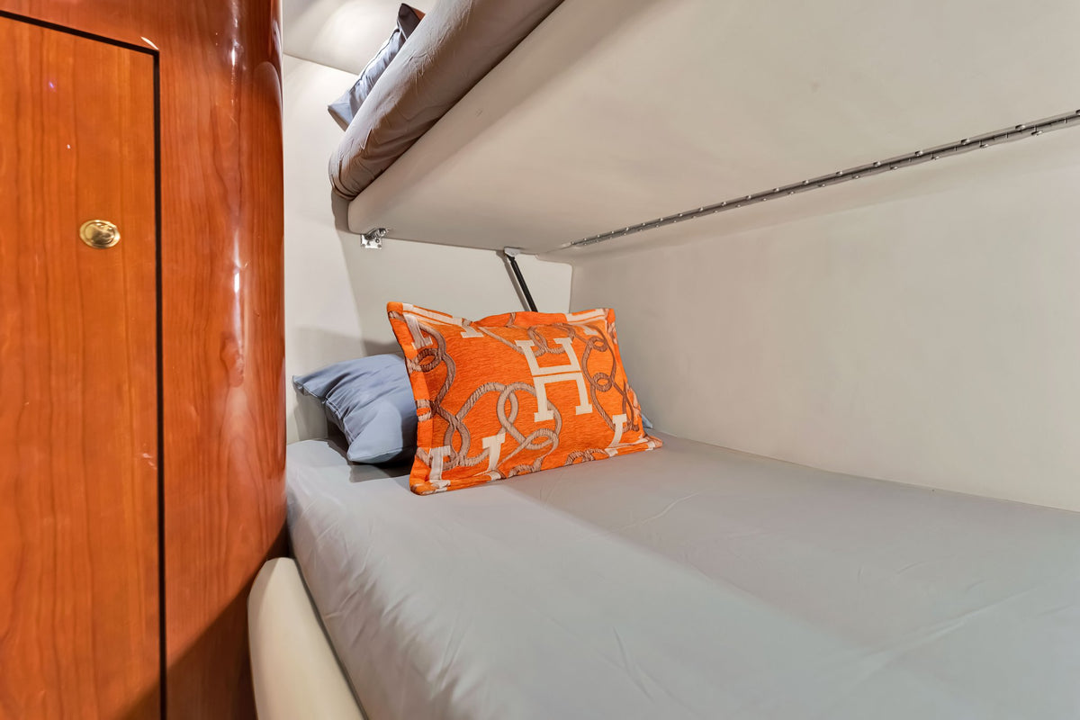 65ft Sea Ray Liv
