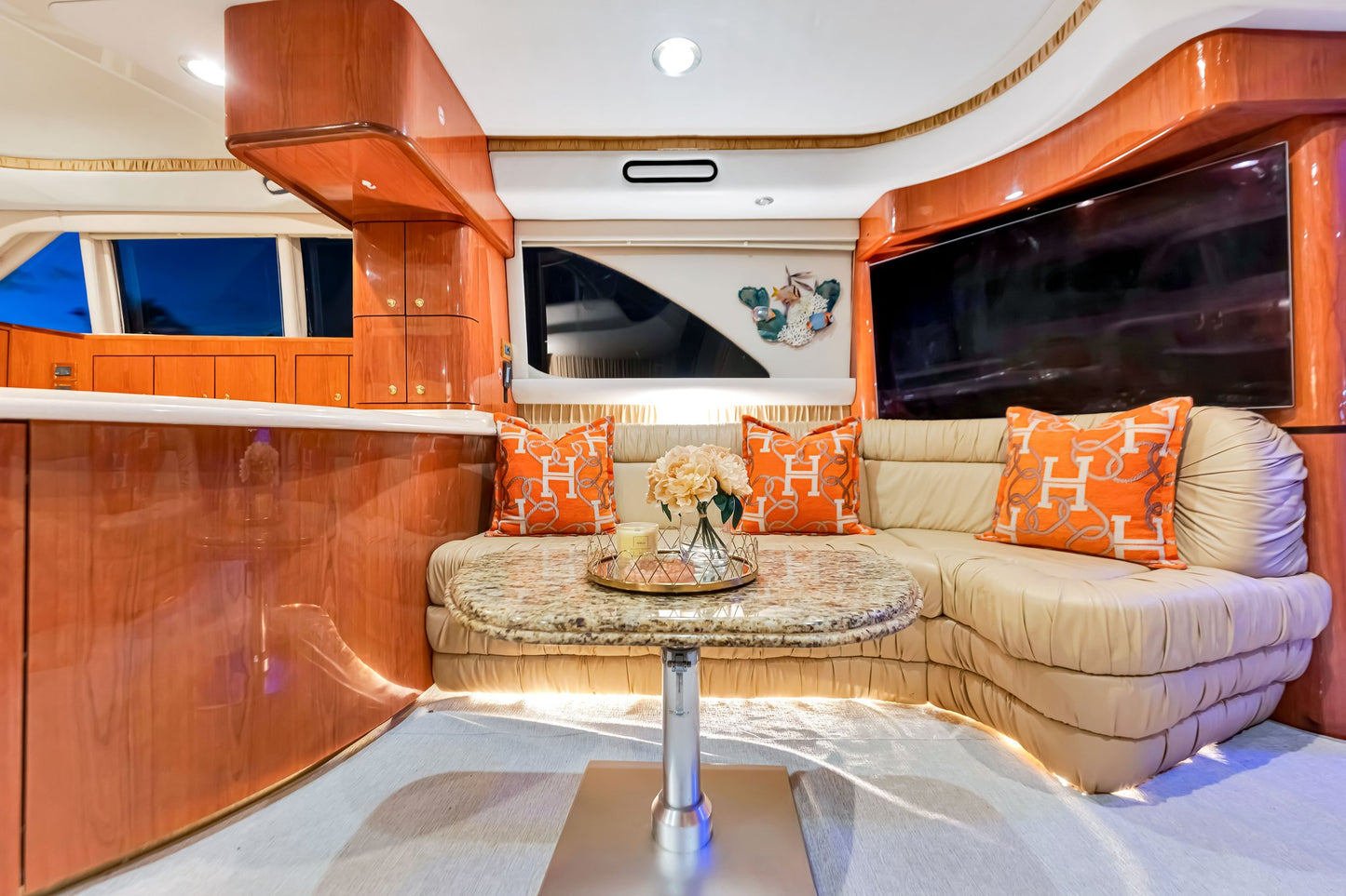 65ft Sea Ray Liv