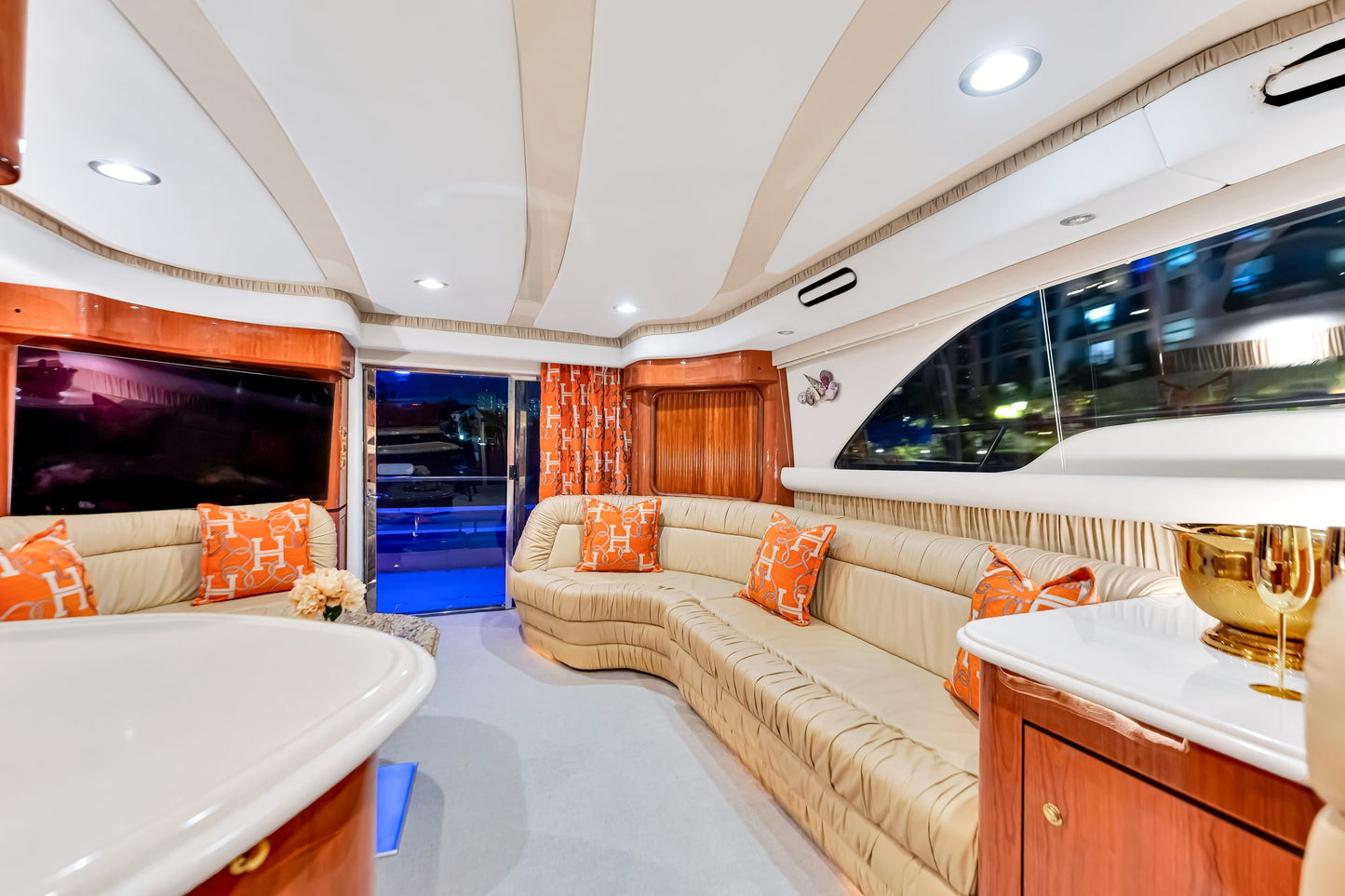 65ft Sea Ray Liv