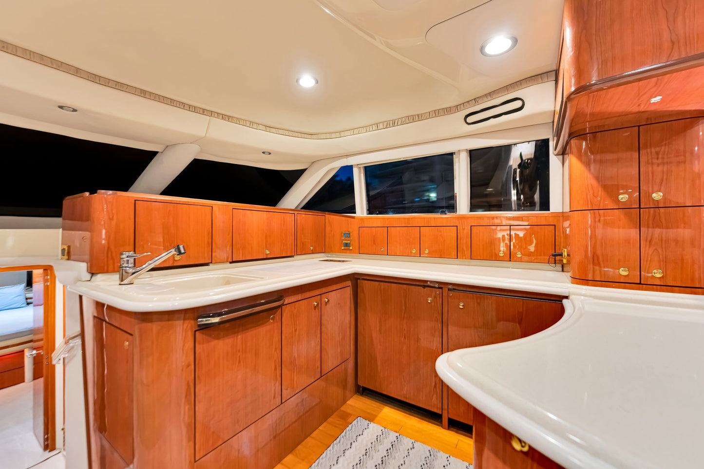 65ft Sea Ray Liv