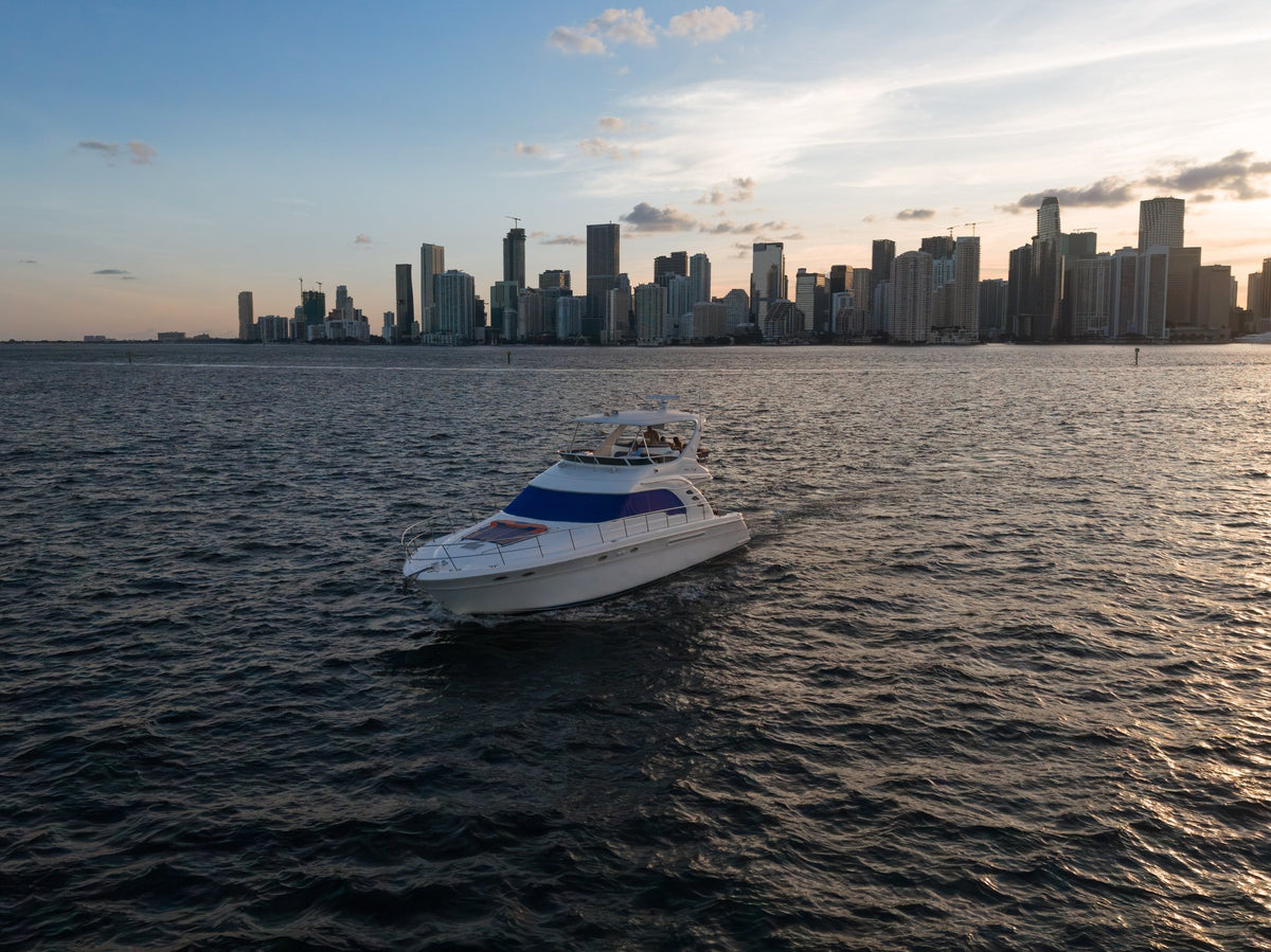 65ft Sea Ray Liv