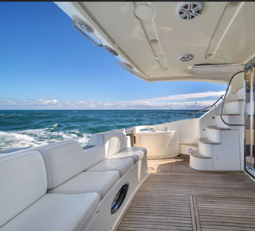 60ft Azimut White