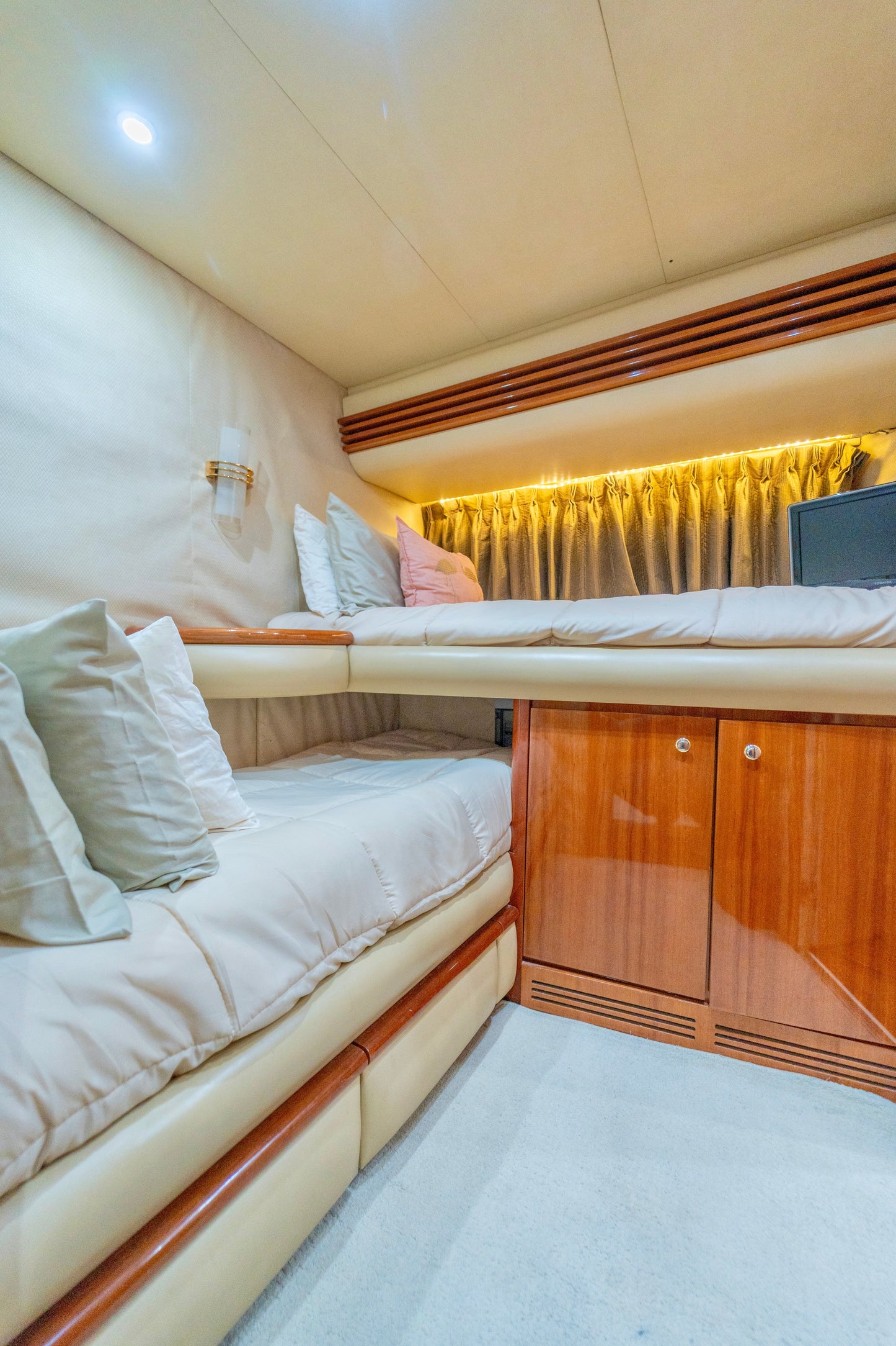 70ft Azimut Container