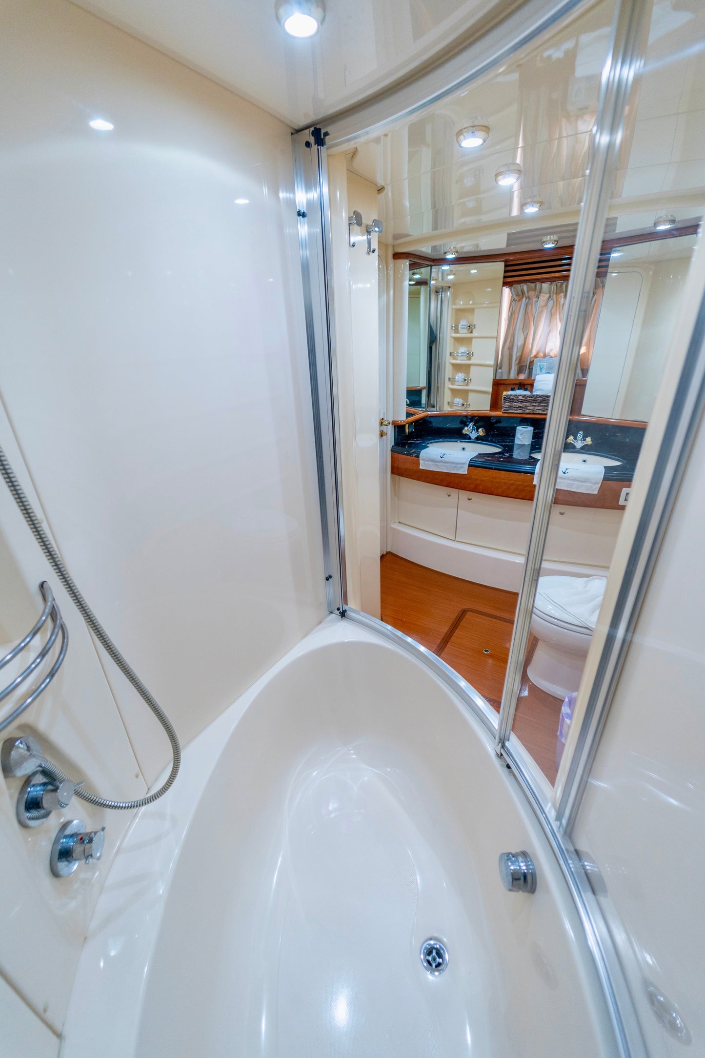 70ft Azimut Container