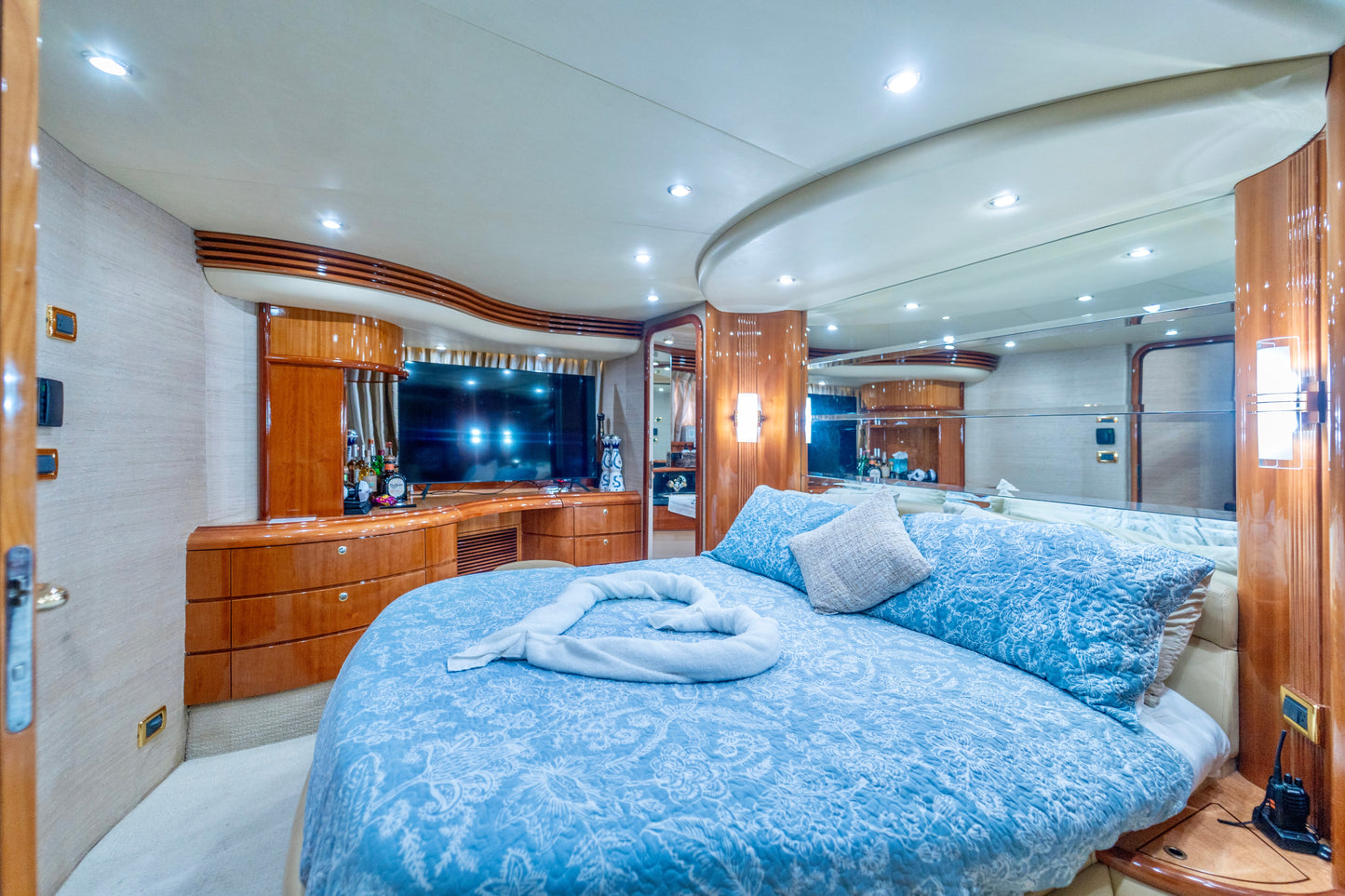 70ft Azimut Container