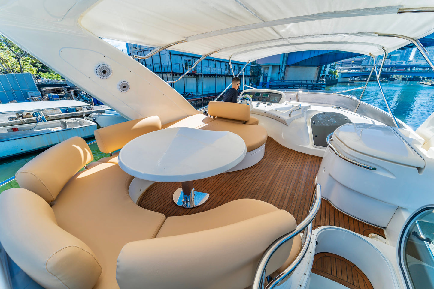 70ft Azimut Container