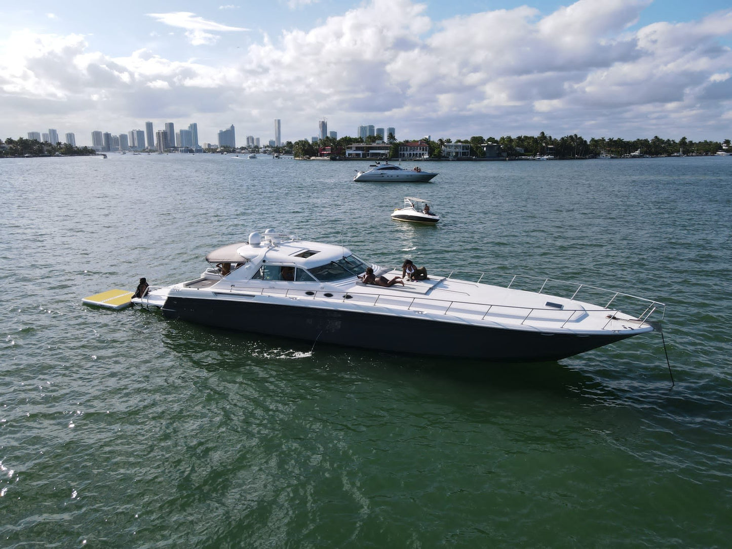 70ft Sea Ray