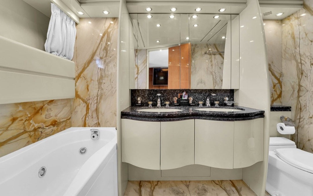 110ft Maiora (NYE Fireworks Show)