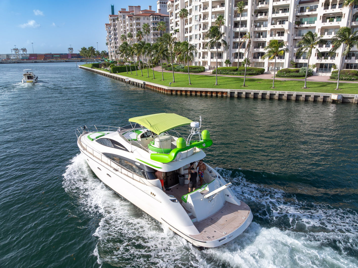 70ft Aicon
