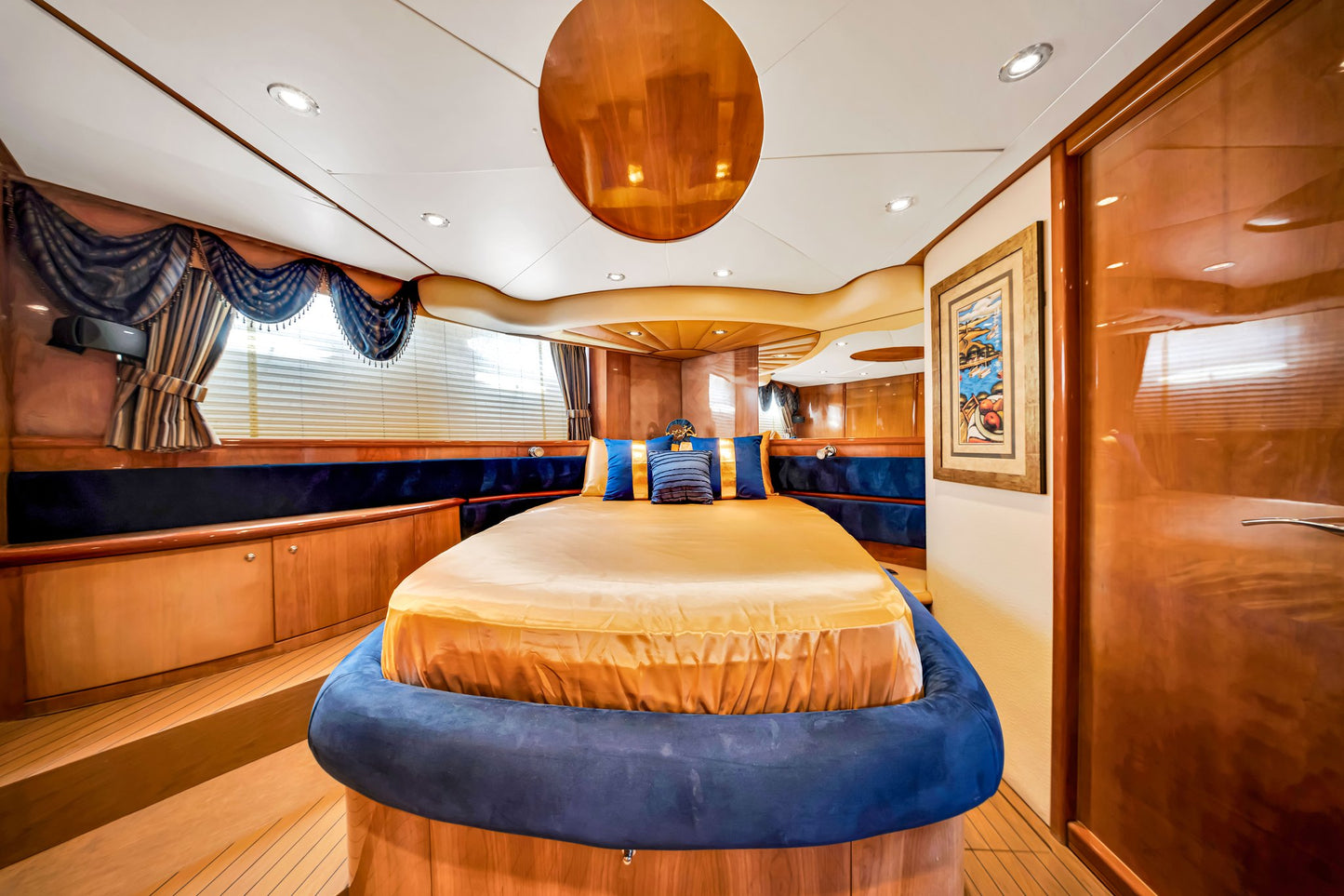 70ft Aicon