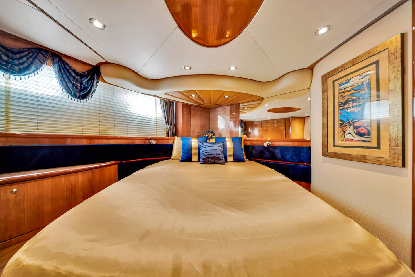 70ft Aicon