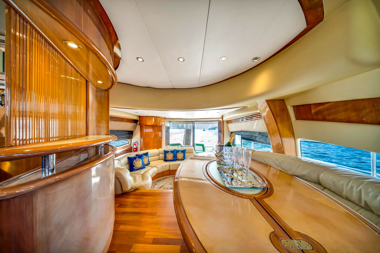 70ft Aicon