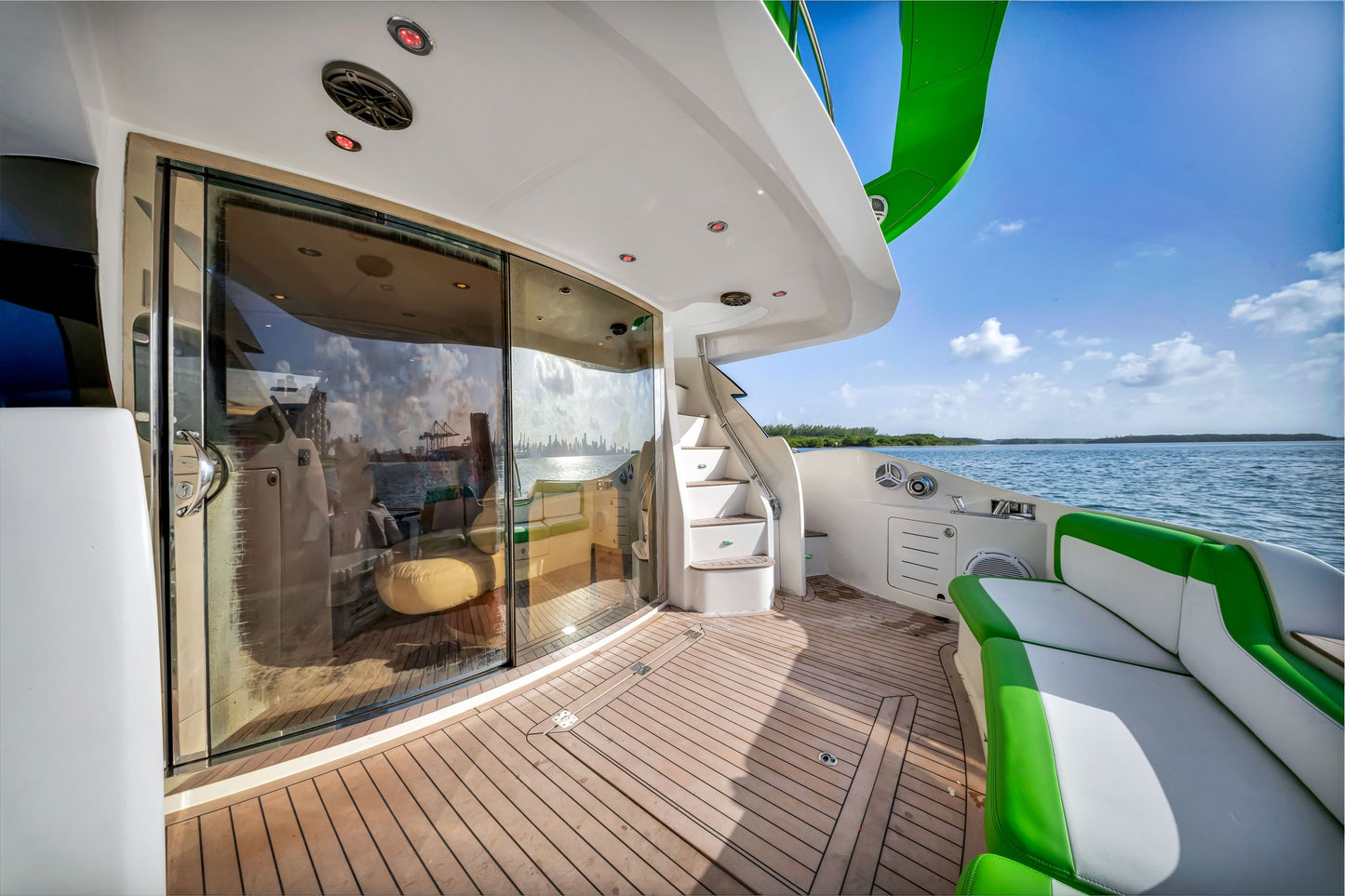 70ft Aicon