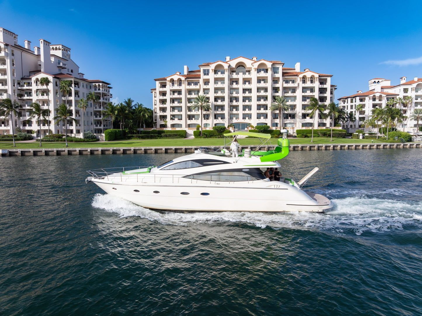 70ft Aicon