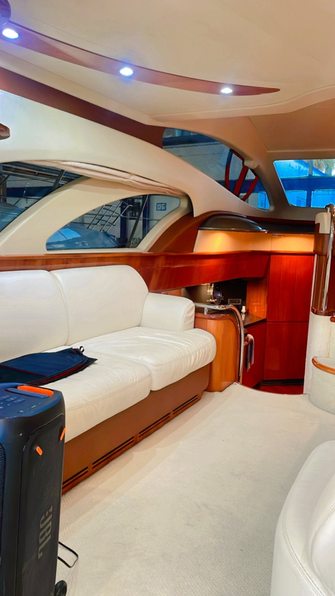 60ft Azimut DV