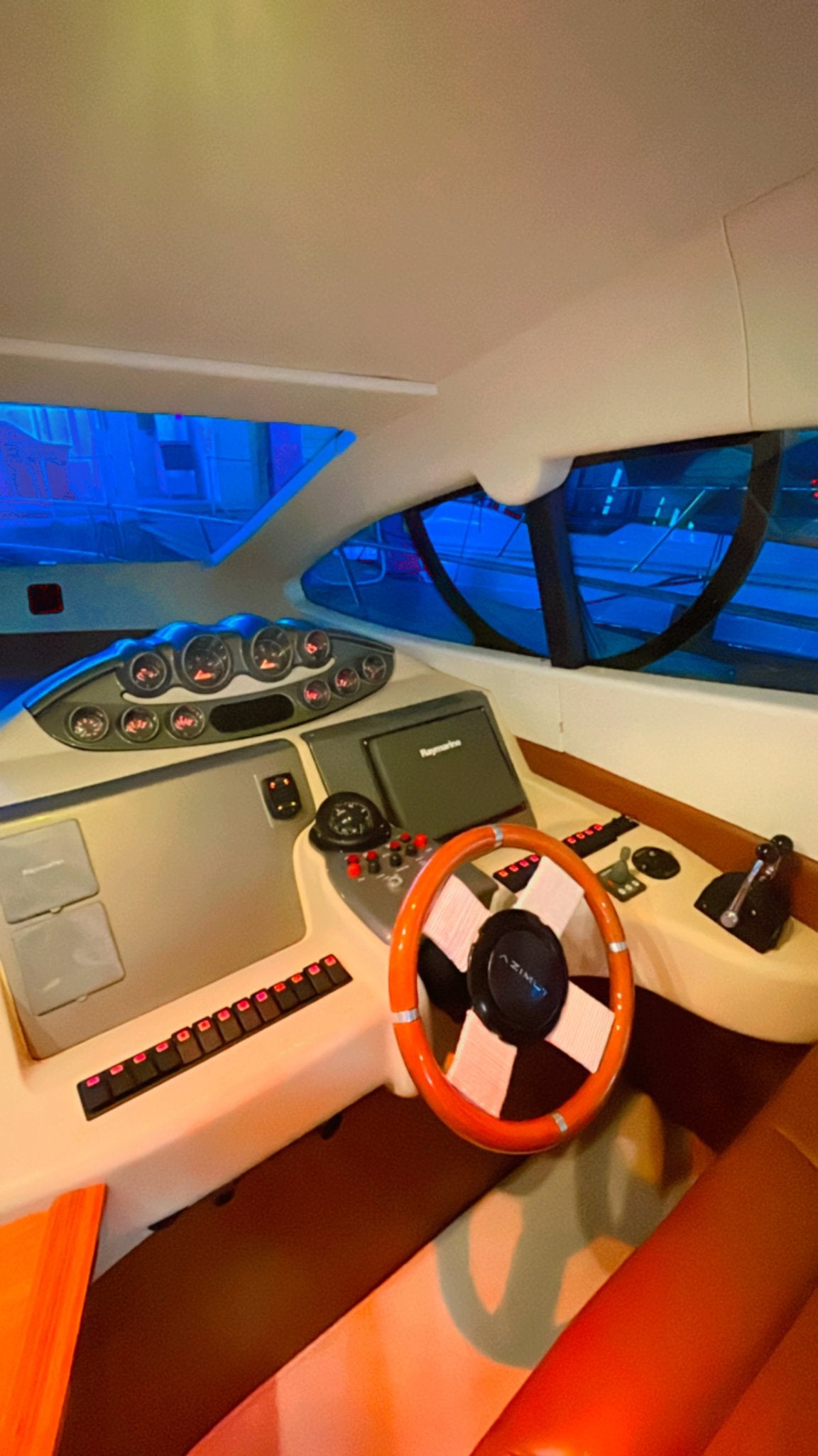 60ft Azimut DV