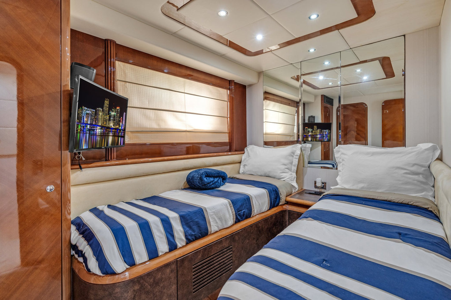 90ft Azimut