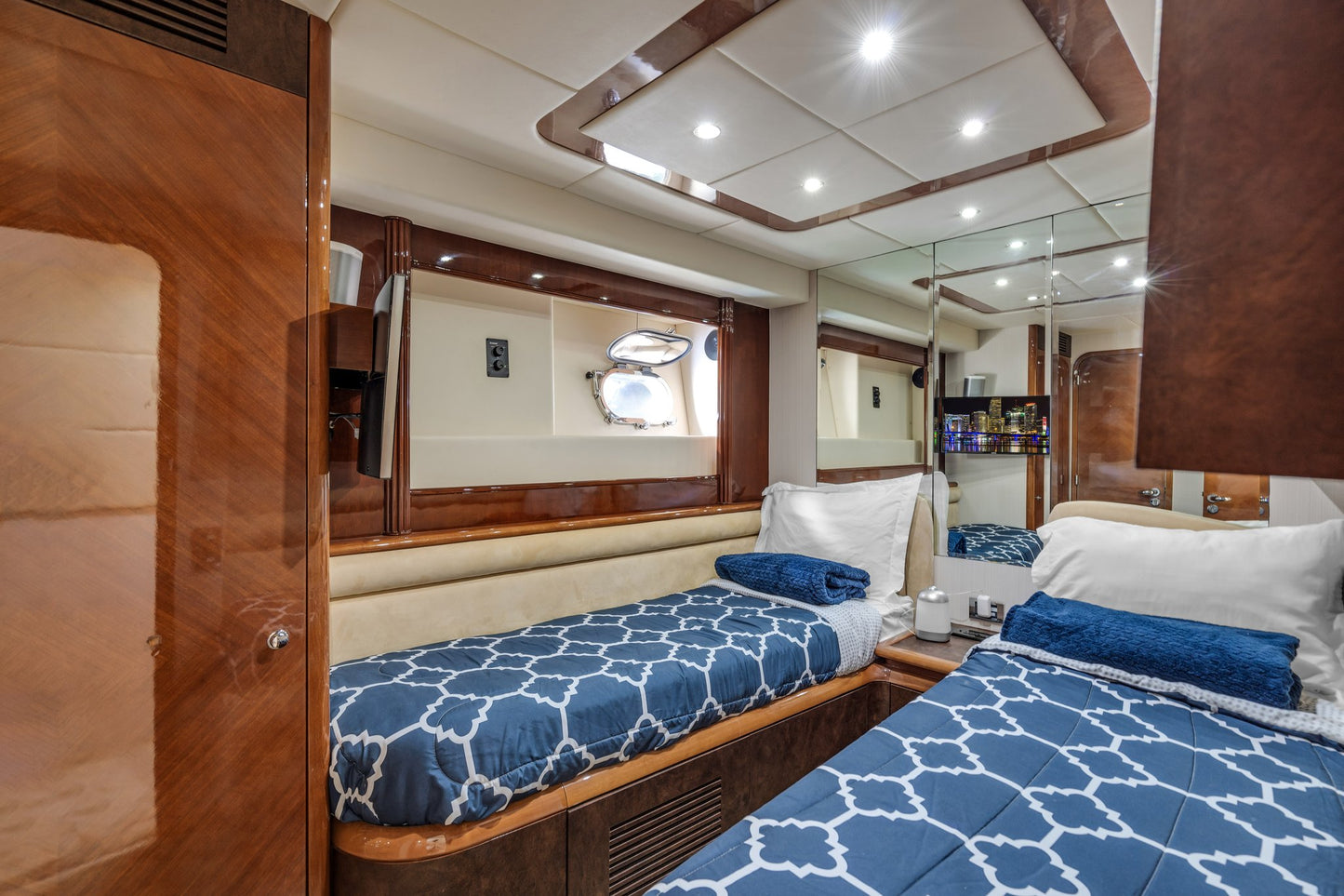 90ft Azimut
