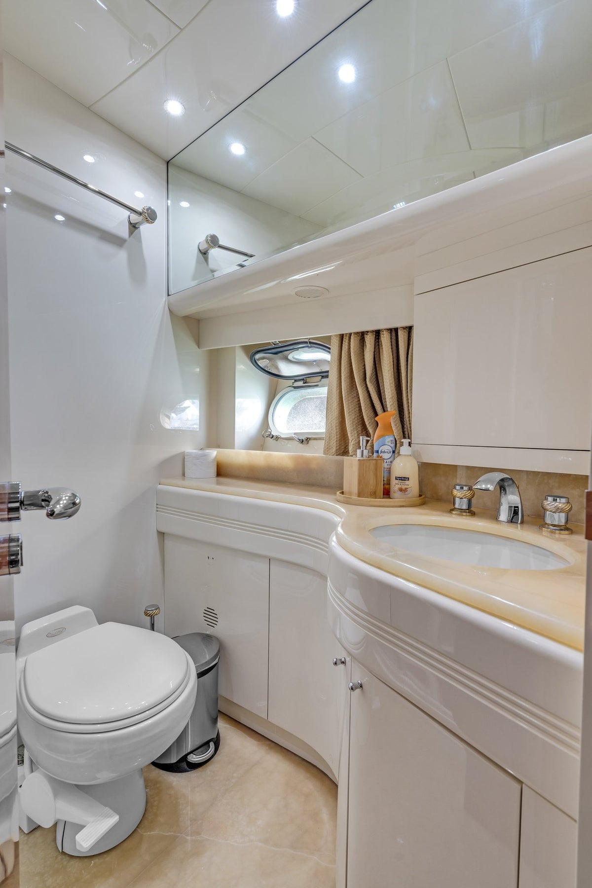 90ft Azimut