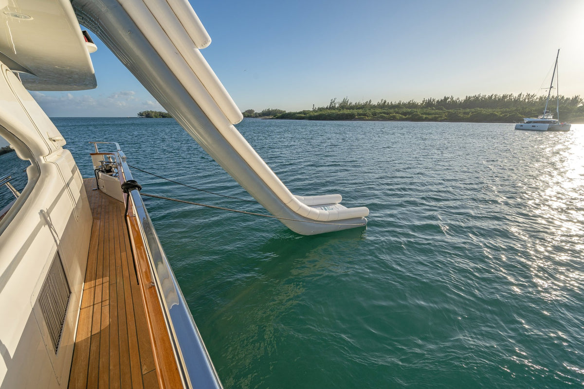 90ft Azimut