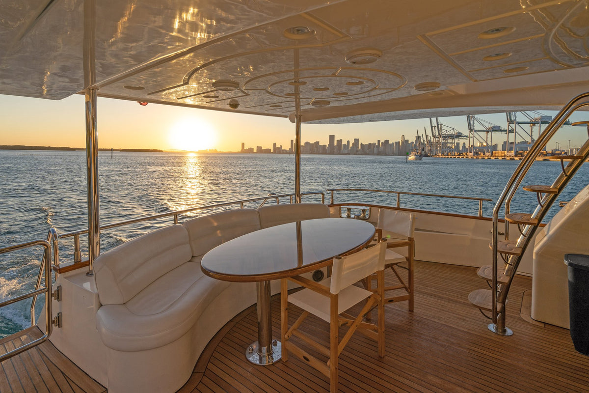90ft Azimut