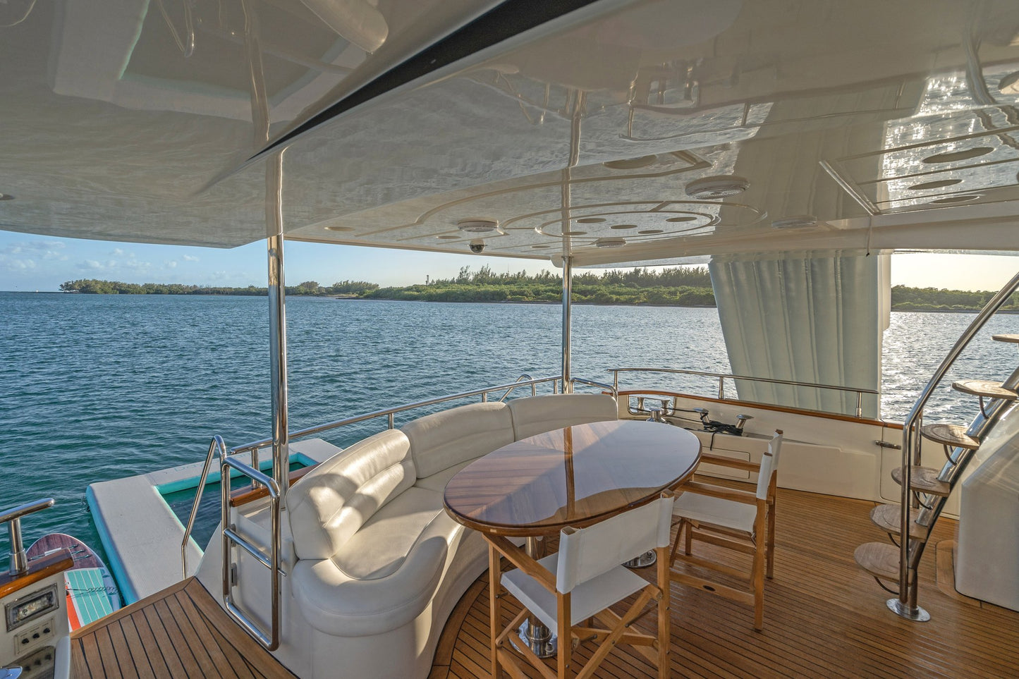 90ft Azimut
